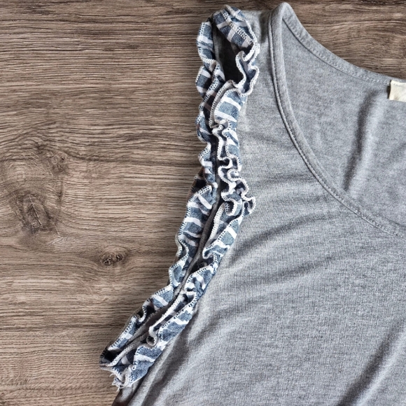 Promesa Ruffle Tank - Picture 3 of 4